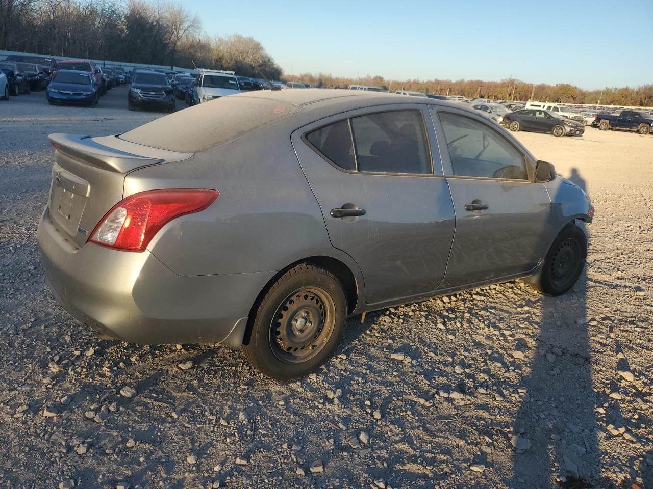2013 NISSAN VERSA