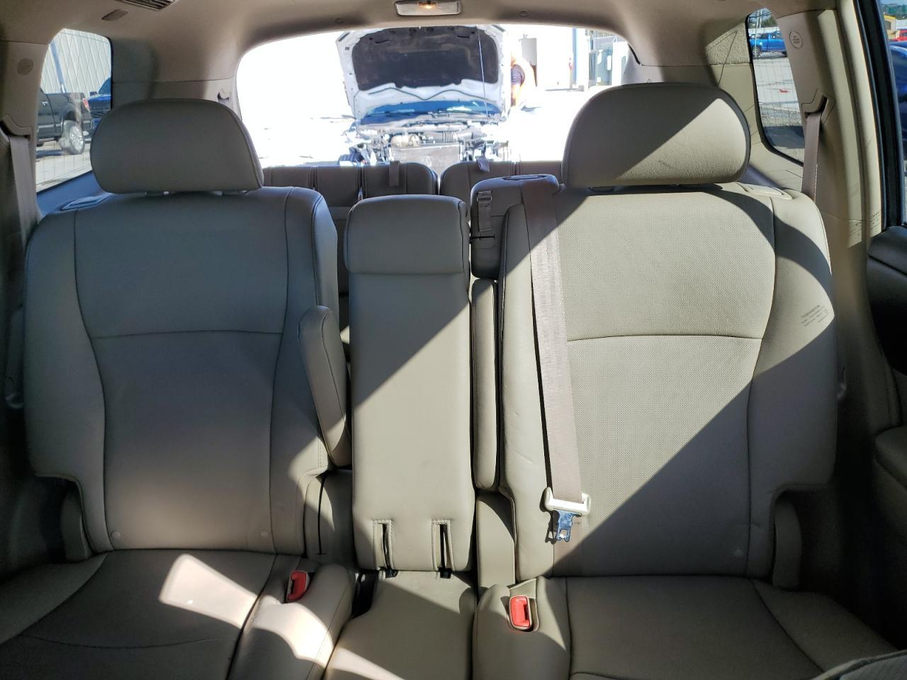 2011 TOYOTA HIGHLANDER