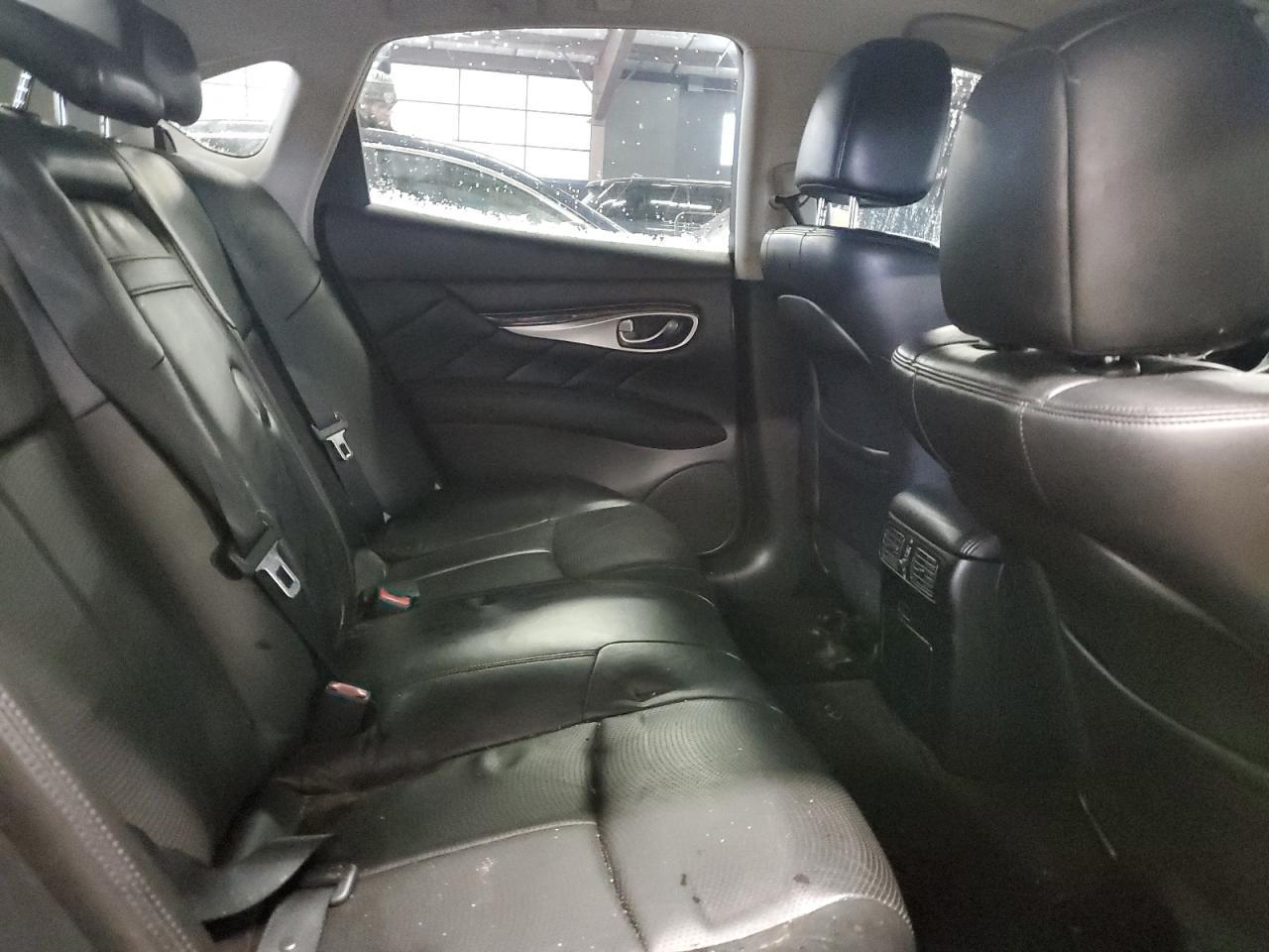 2012 INFINITI M37