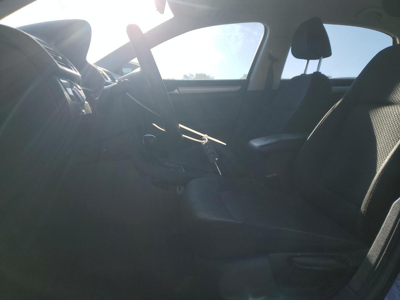 2012 VOLKSWAGEN Passat