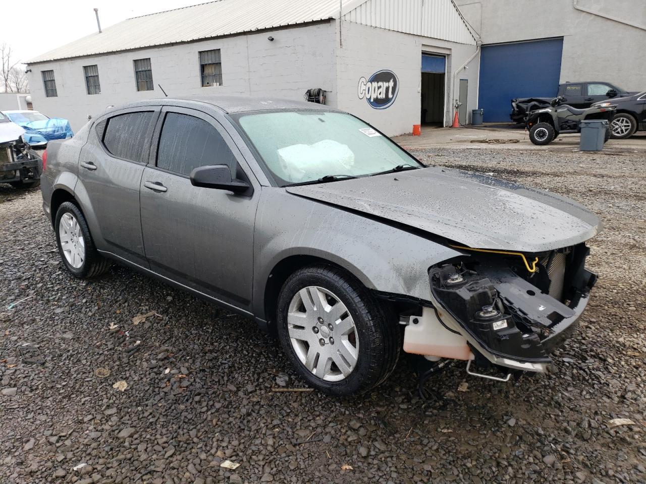 2013 DODGE Avenger