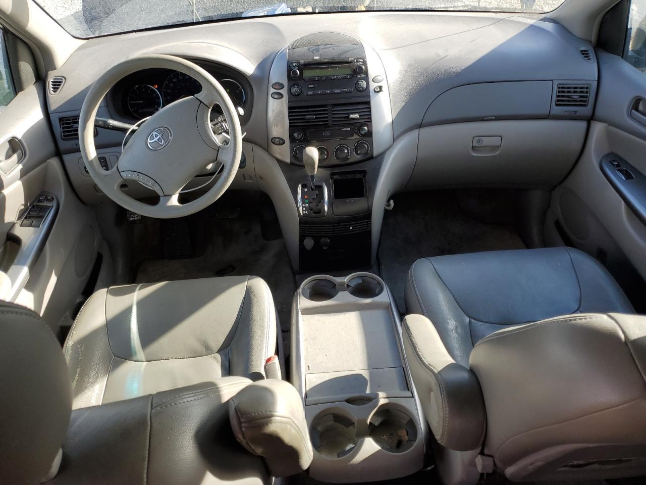 2006 TOYOTA SIENNA