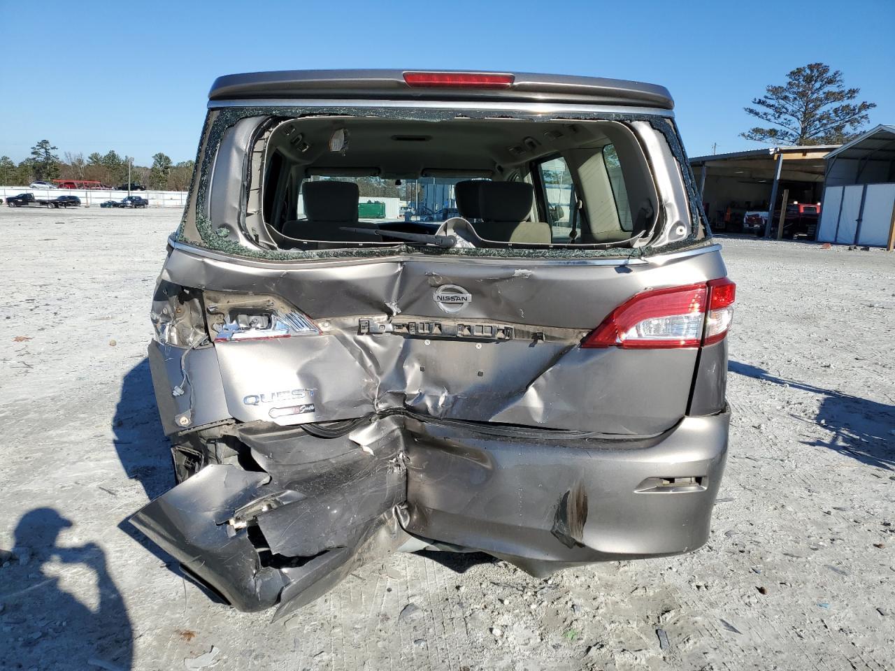 2016 NISSAN Quest