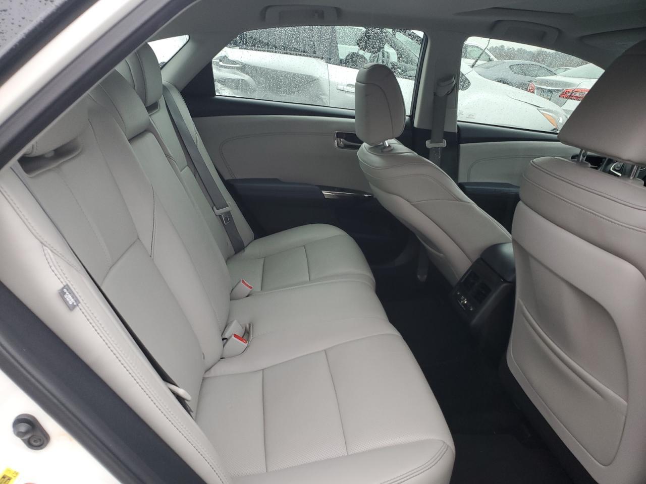 2013 TOYOTA Avalon