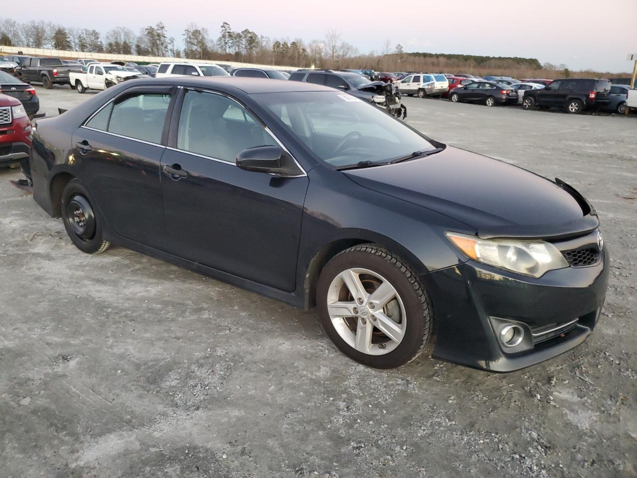 2014 TOYOTA CAMRY