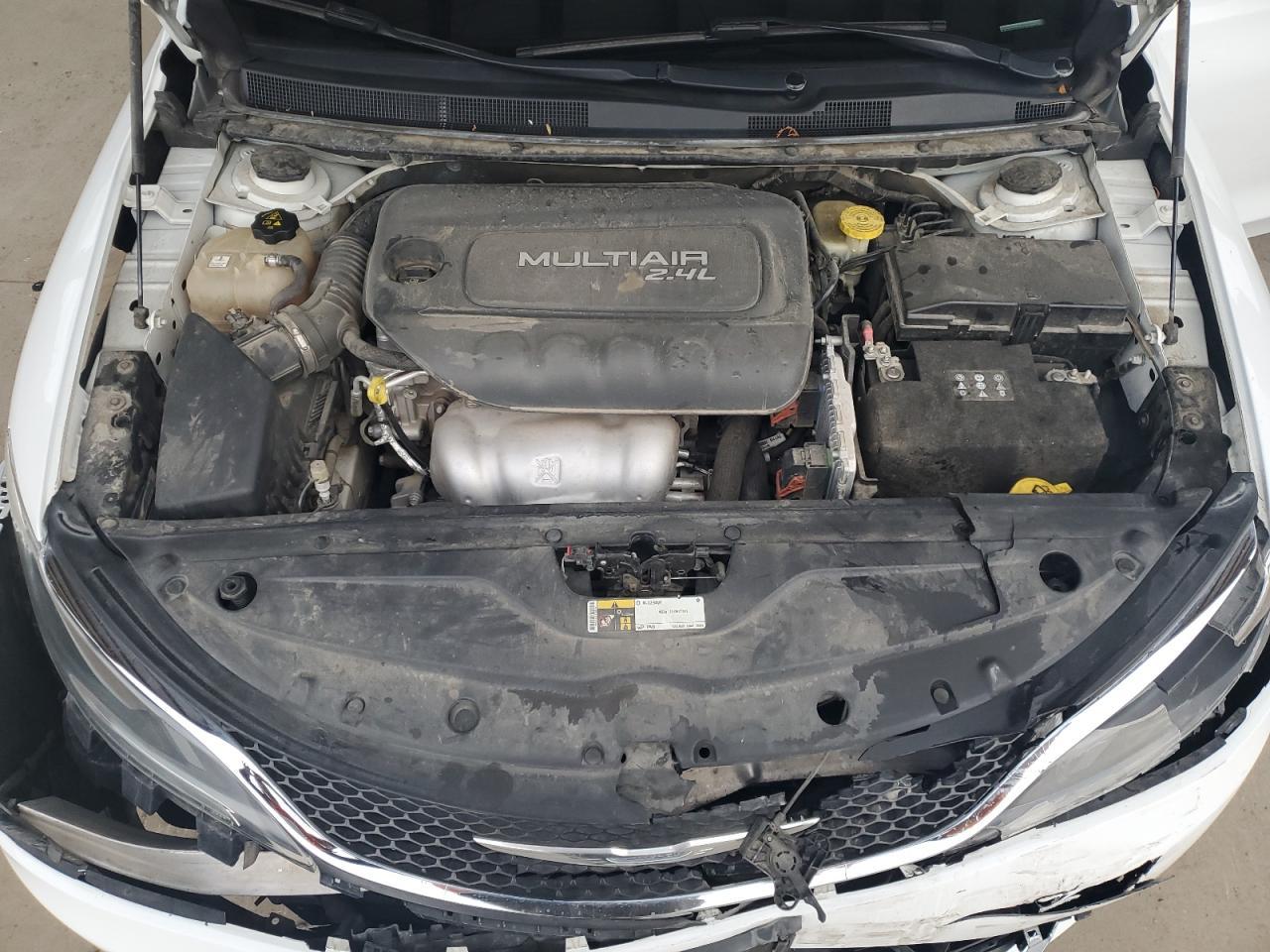 2016 CHRYSLER 200