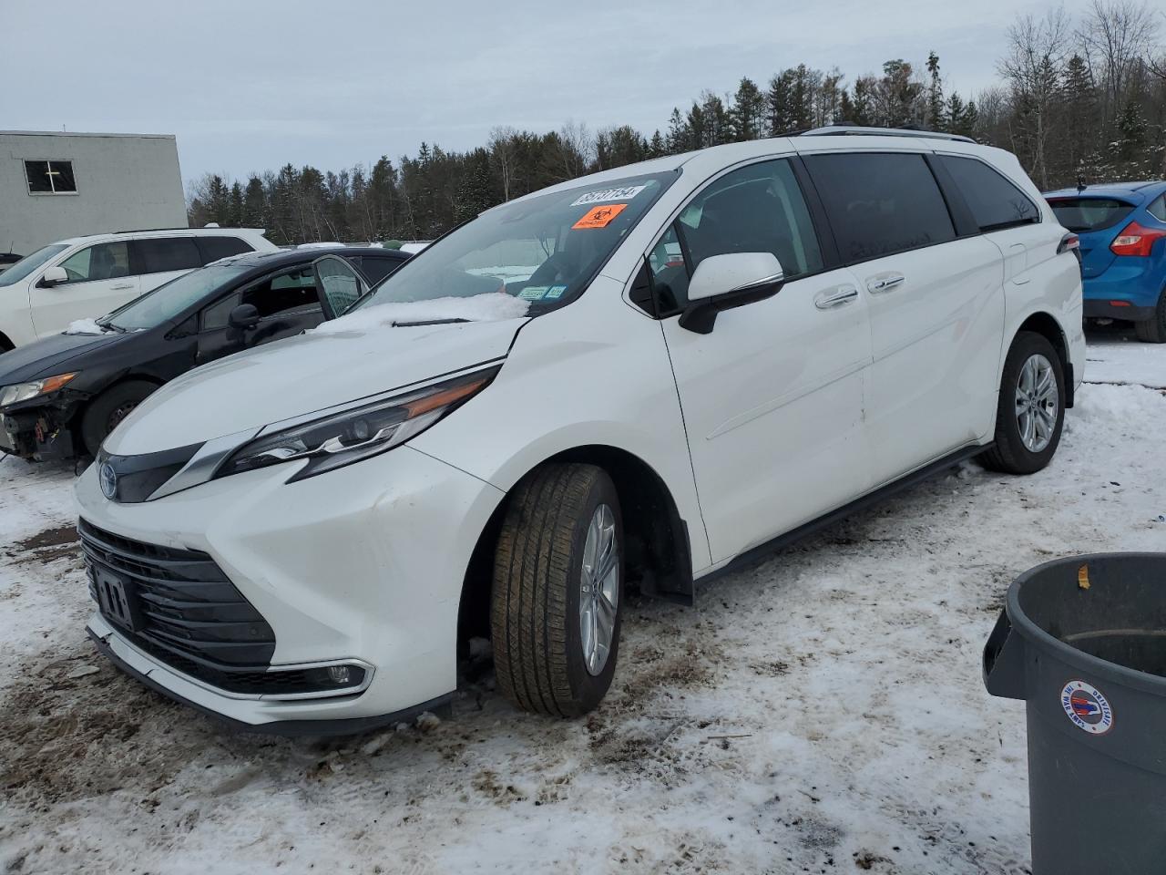 2023 TOYOTA SIENNA