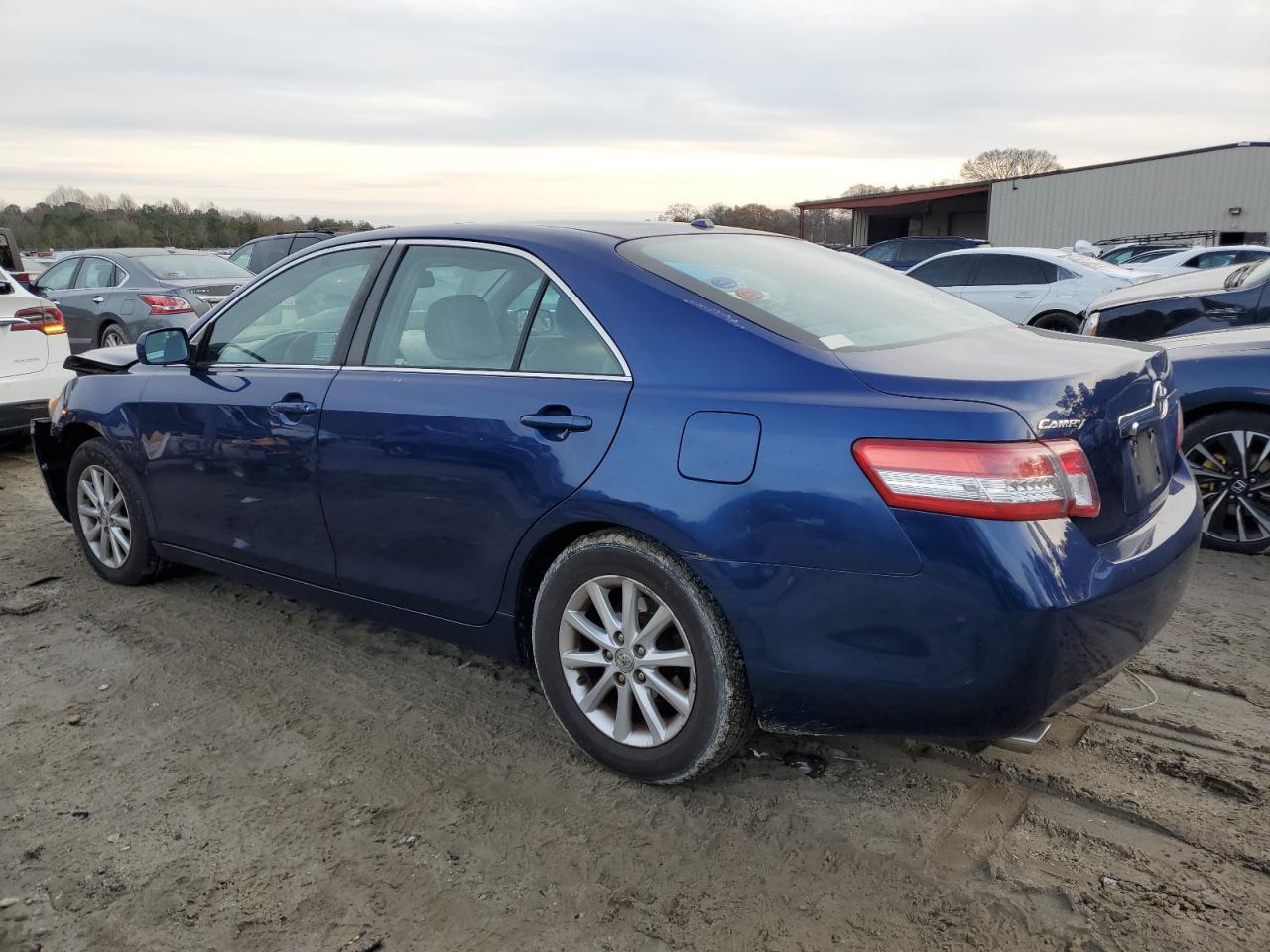 2011 TOYOTA CAMRY