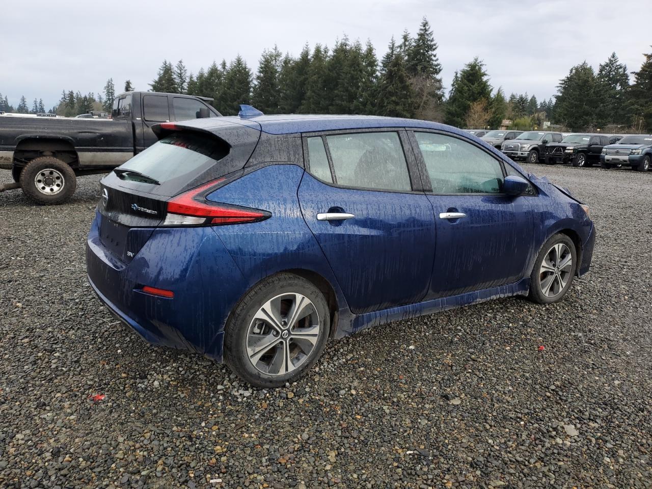 2022 NISSAN LEAF