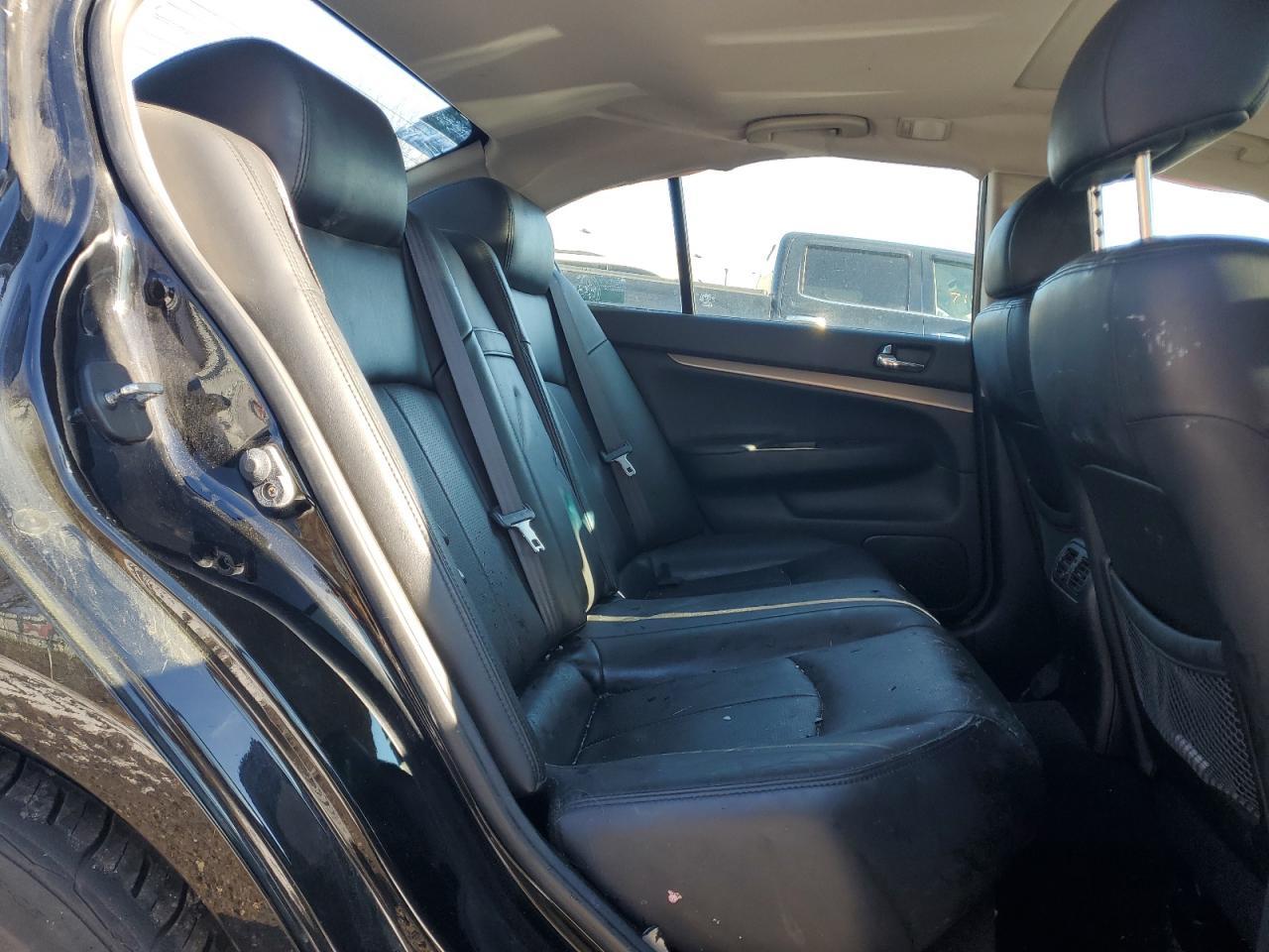 2011 INFINITI G37