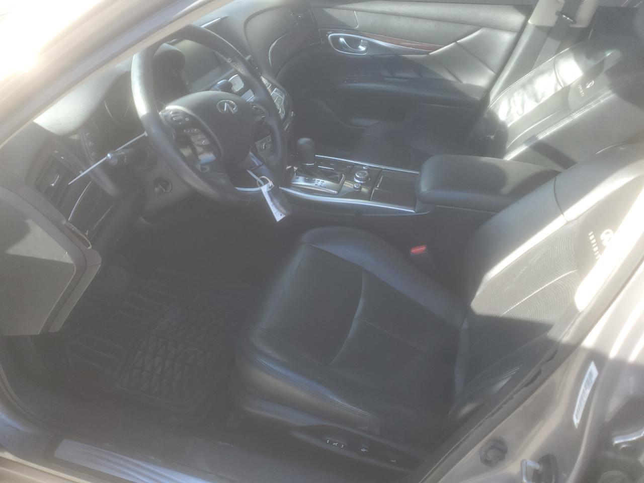 2011 INFINITI M37