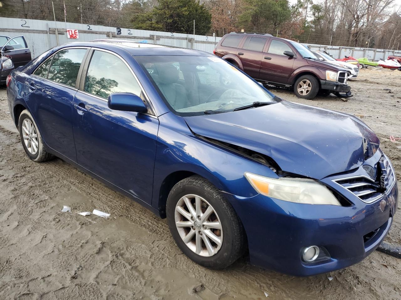 2011 TOYOTA CAMRY