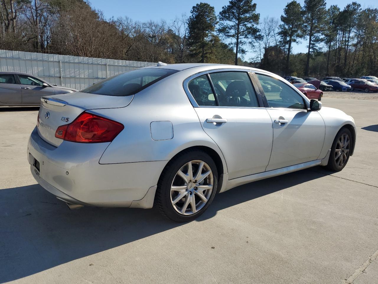 2010 INFINITI G37