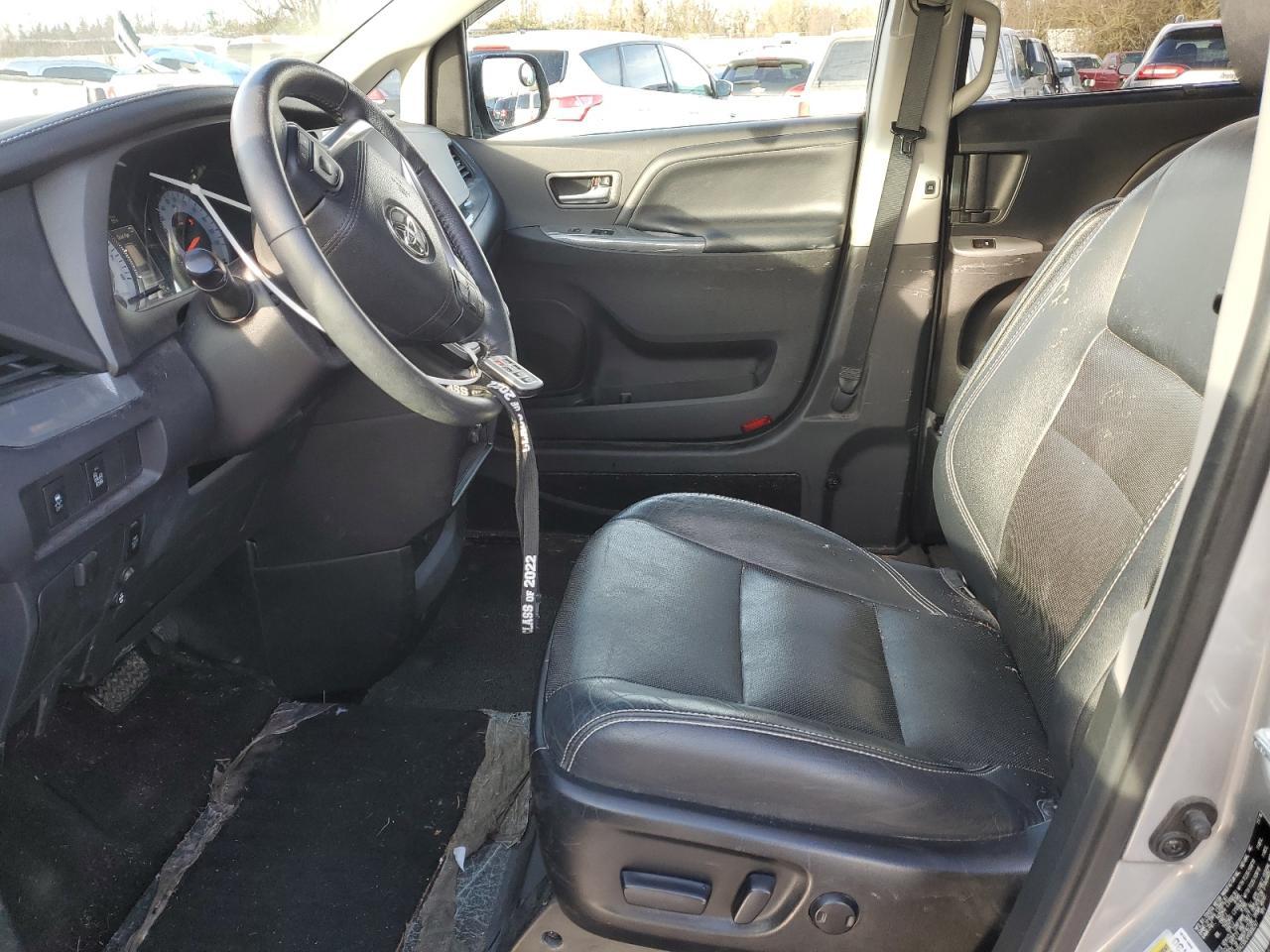 2017 TOYOTA SIENNA