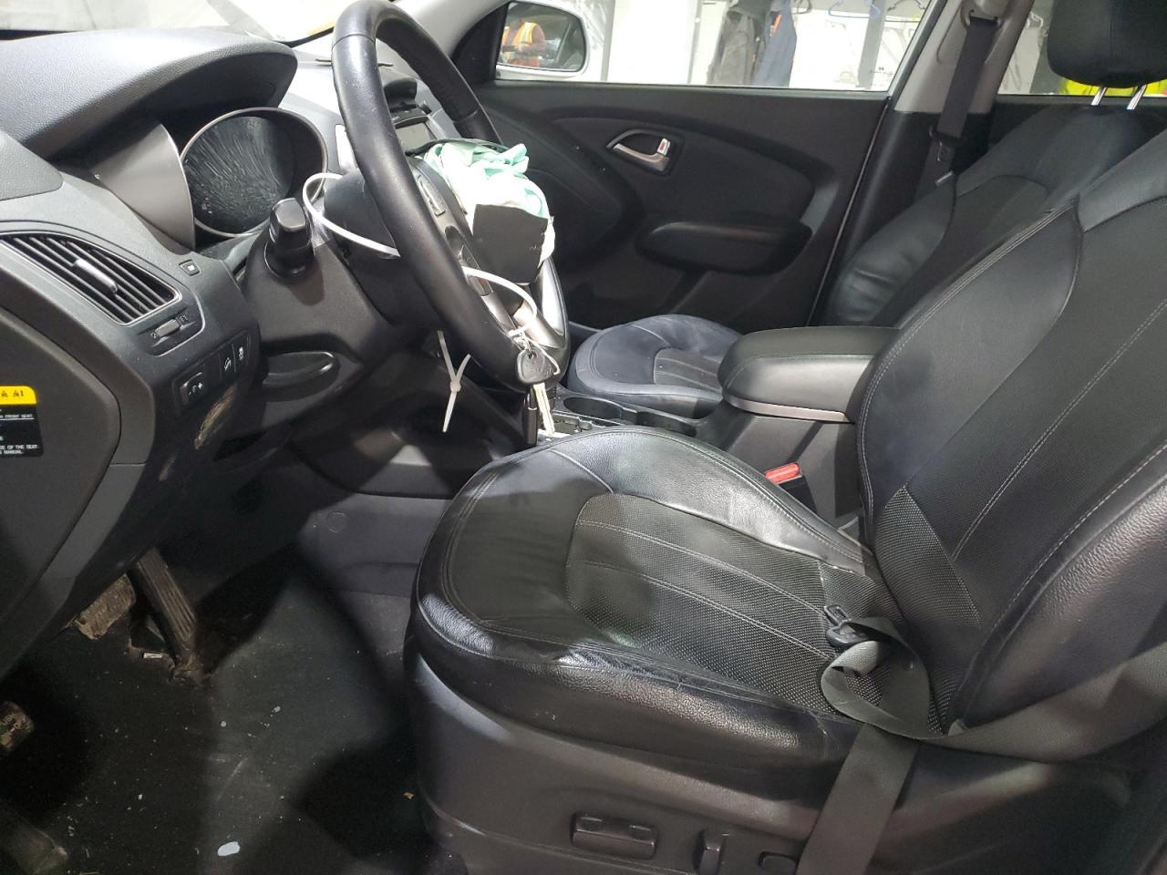 2010 HYUNDAI TUCSON