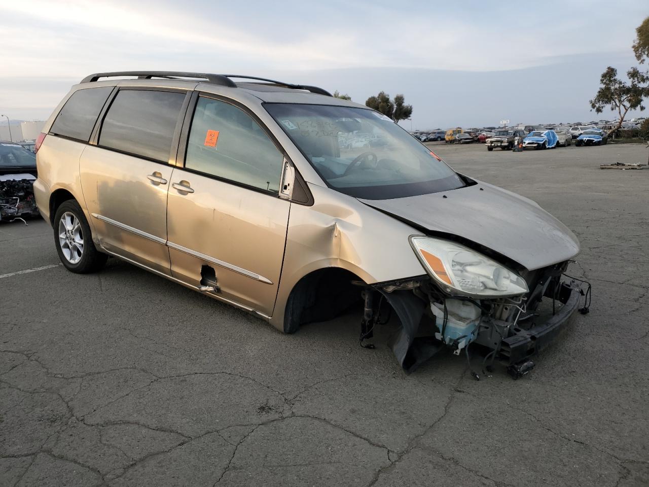 2004 TOYOTA SIENNA