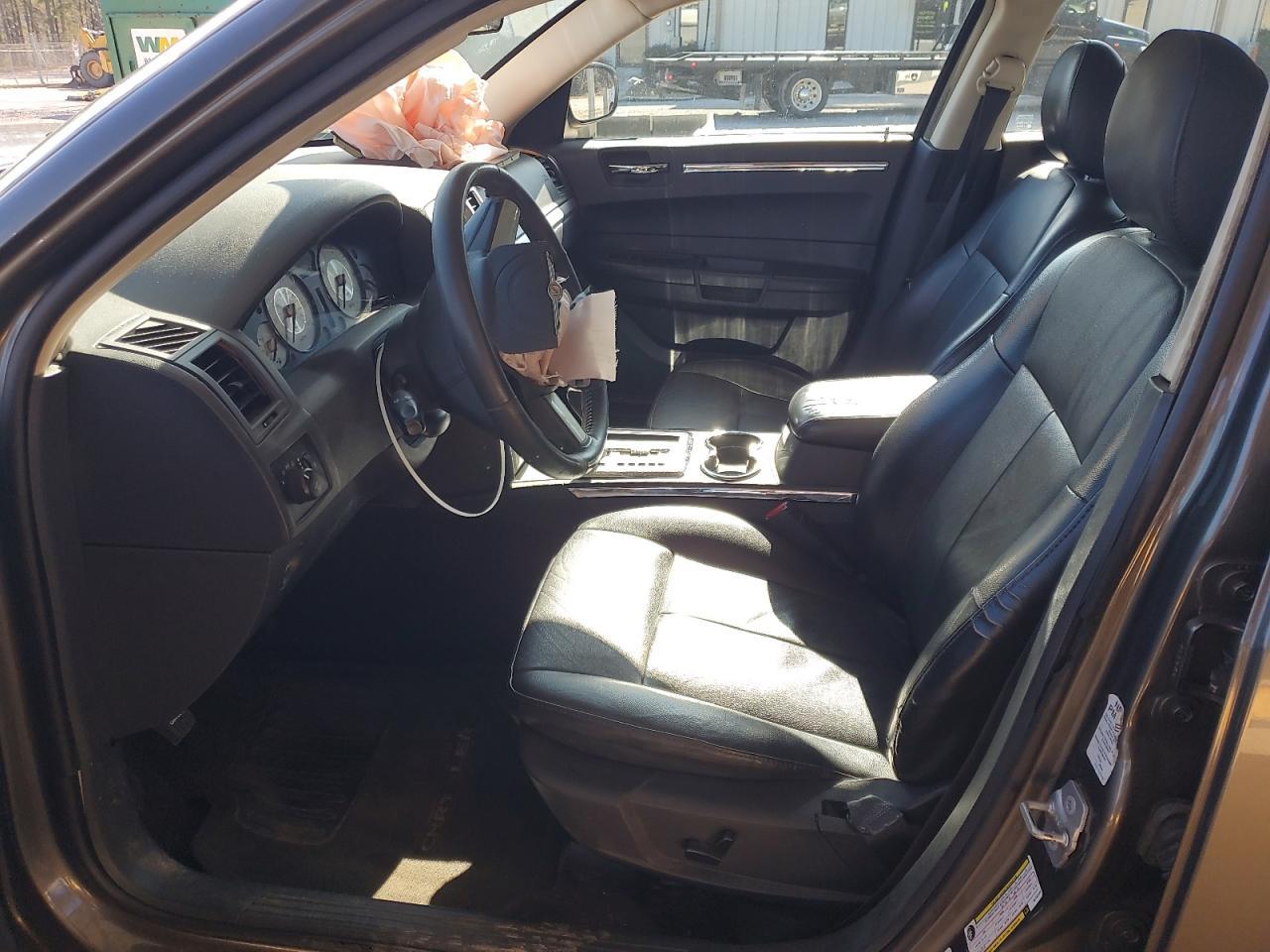2010 CHRYSLER 300