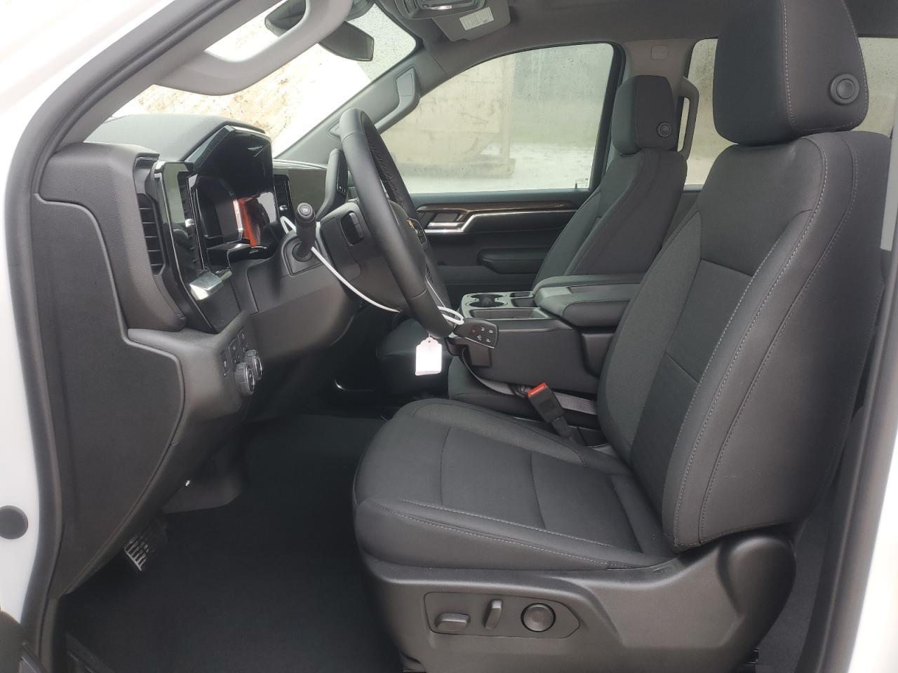 2024 CHEVROLET Silverado