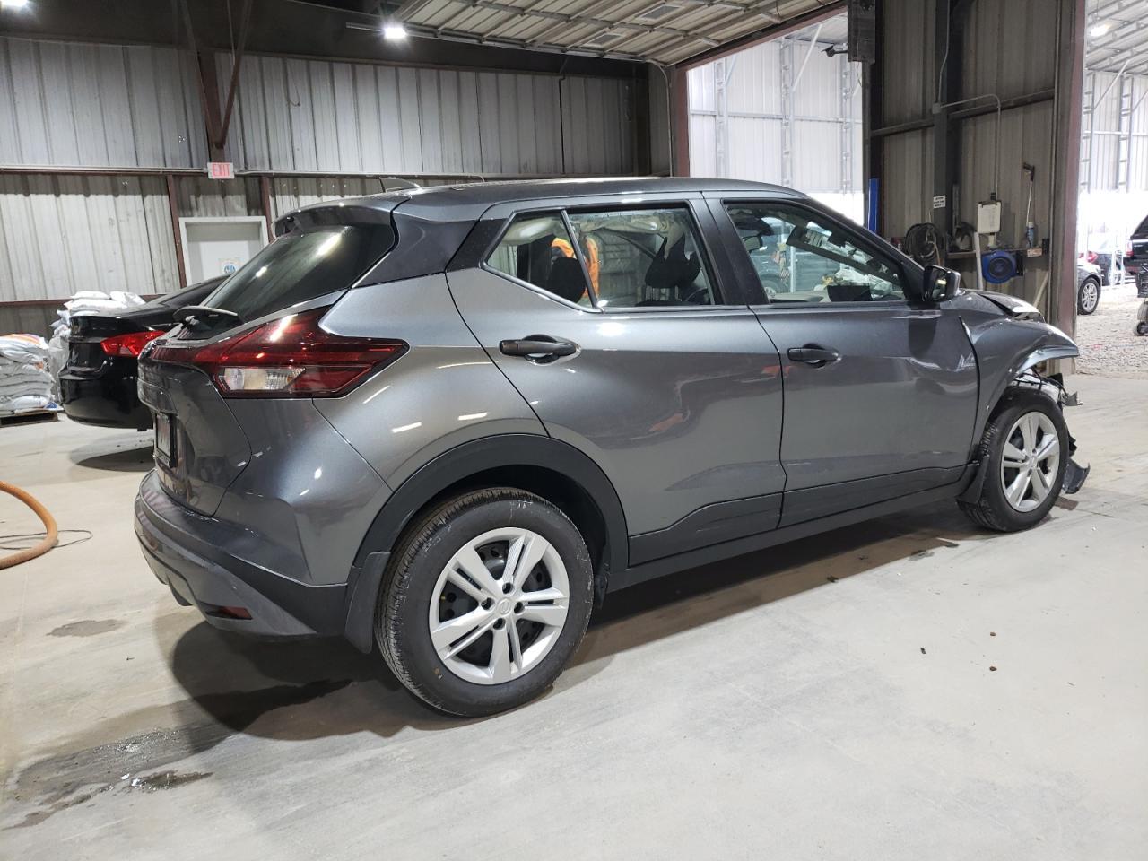 2024 NISSAN KICKS