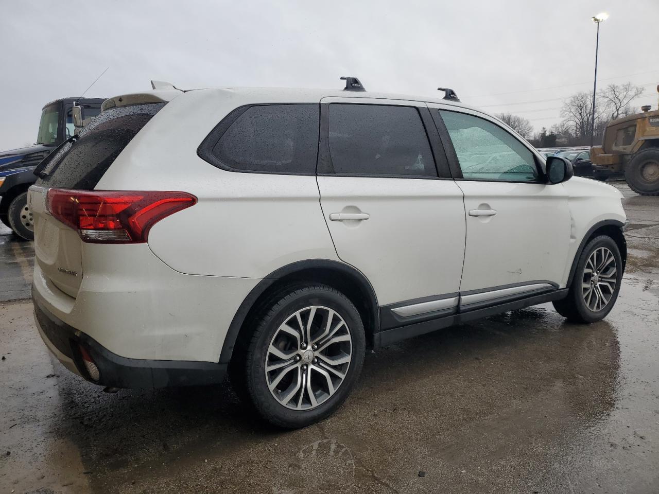 2017 MITSUBISHI outlander
