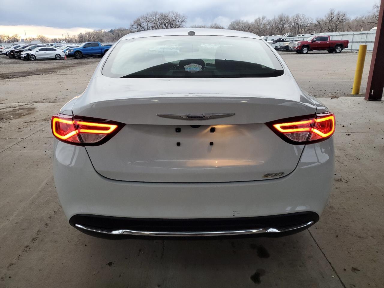 2016 CHRYSLER 200