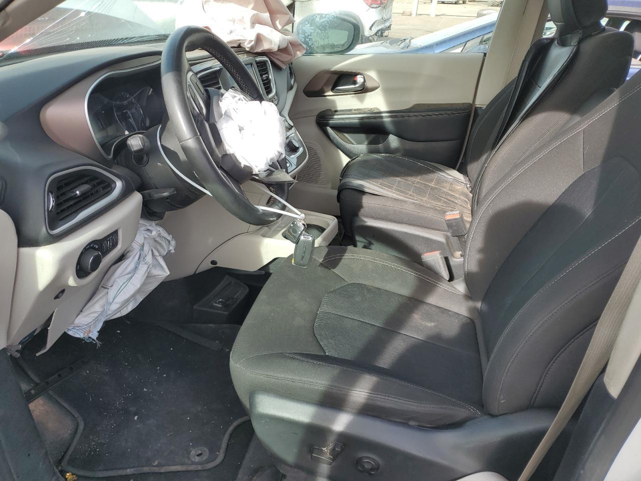2022 CHRYSLER Voyager