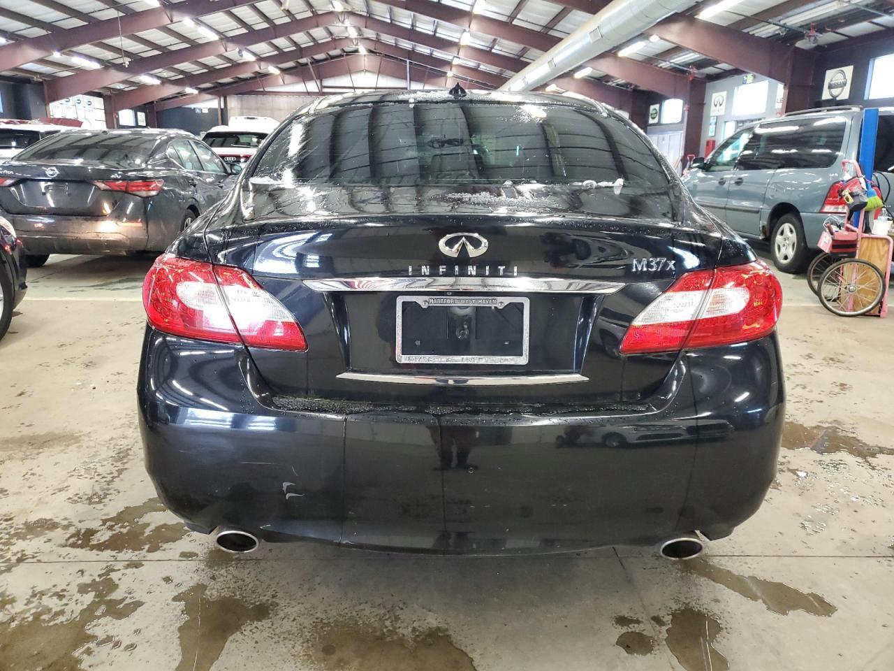 2012 INFINITI M37
