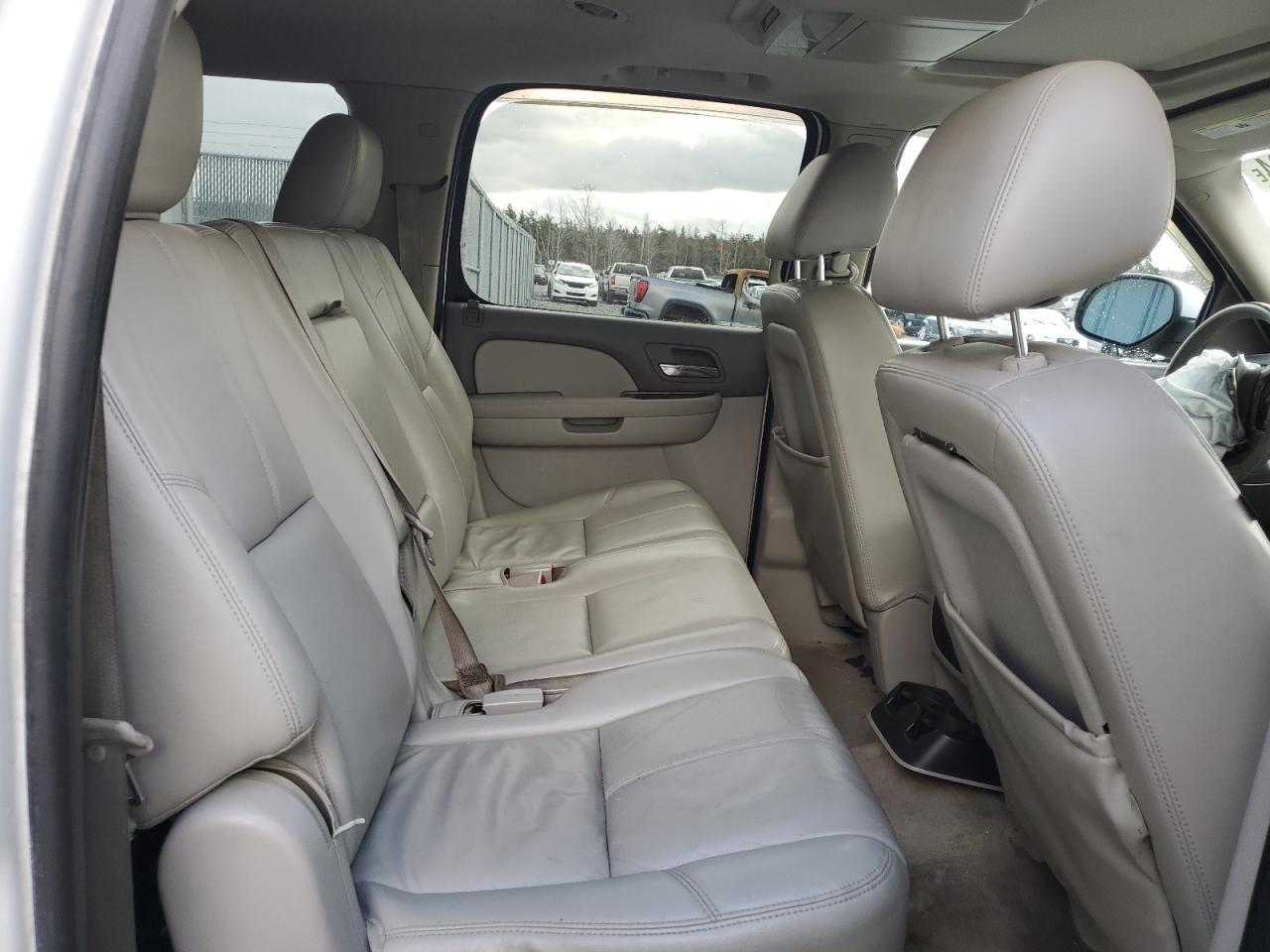 2011 CHEVROLET Suburban