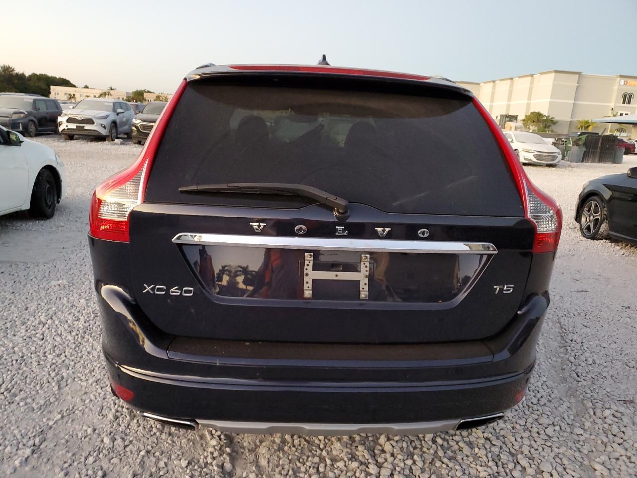2016 VOLVO XC60