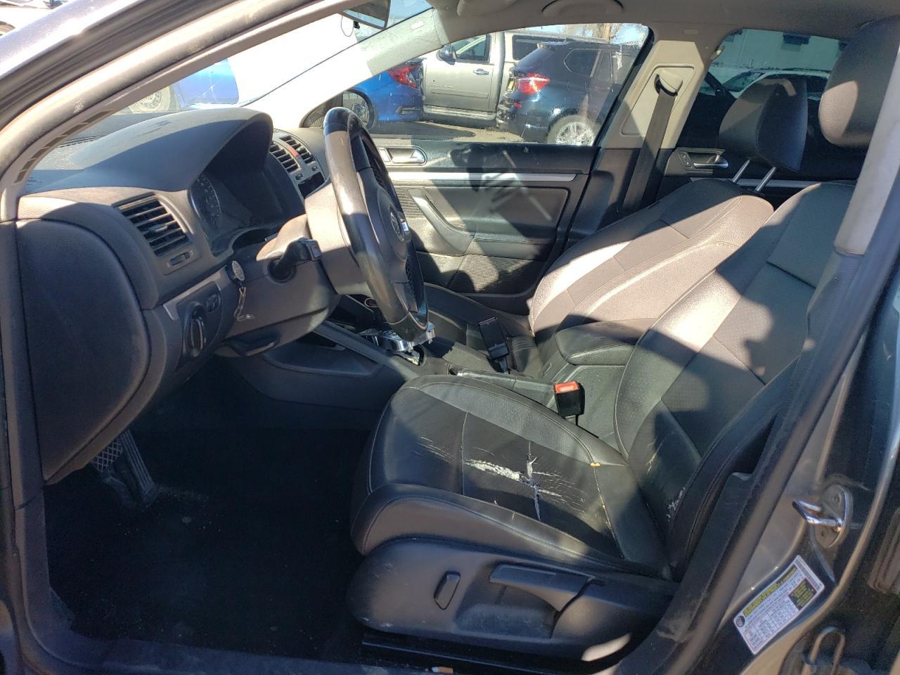 2010 VOLKSWAGEN JETTA