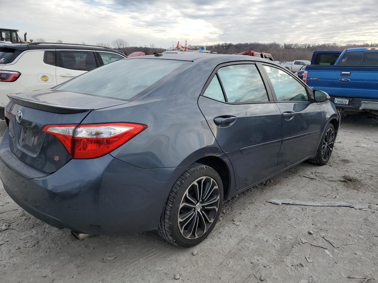 2015 TOYOTA COROLLA