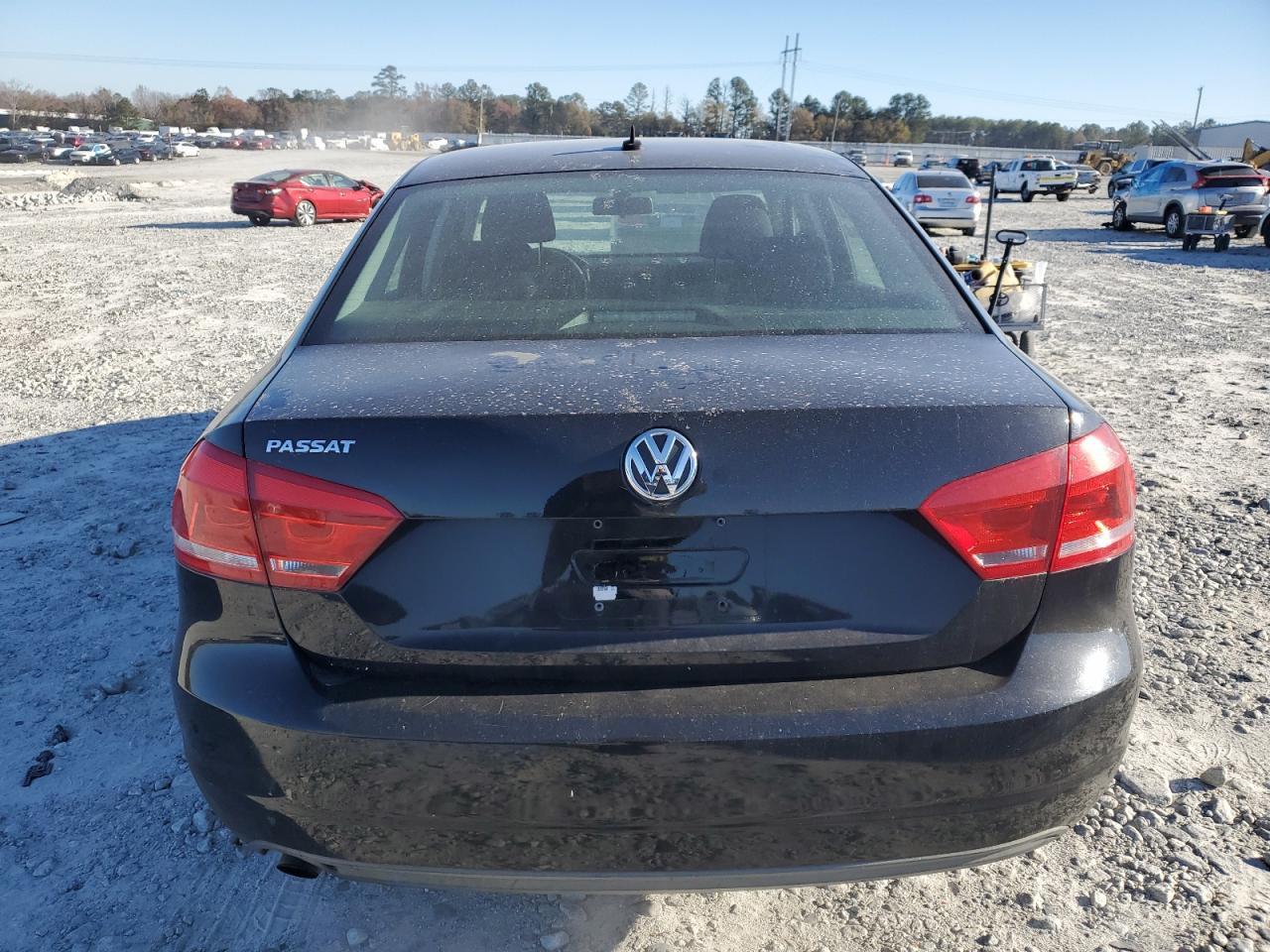 2012 VOLKSWAGEN Passat