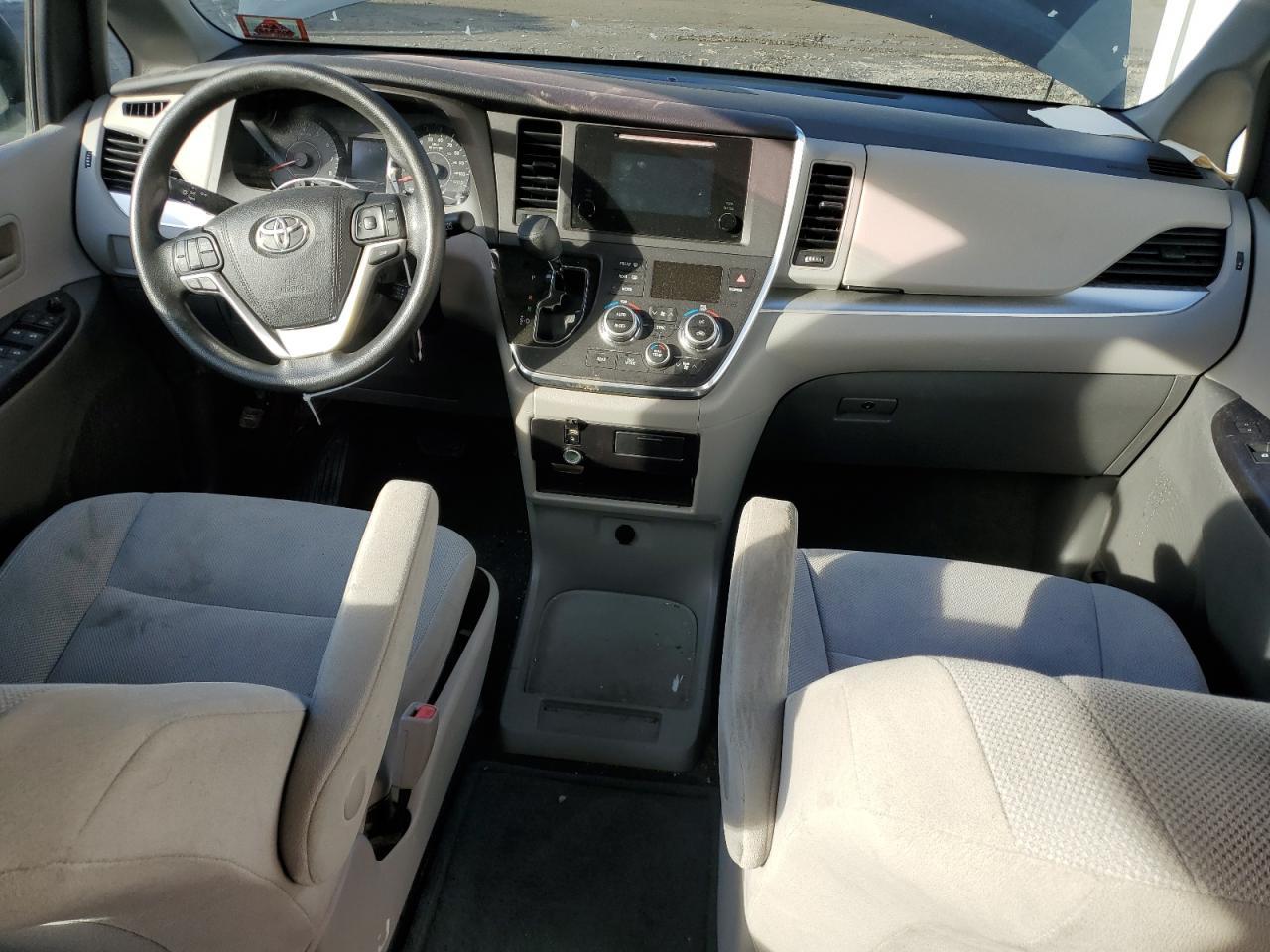 2016 TOYOTA SIENNA