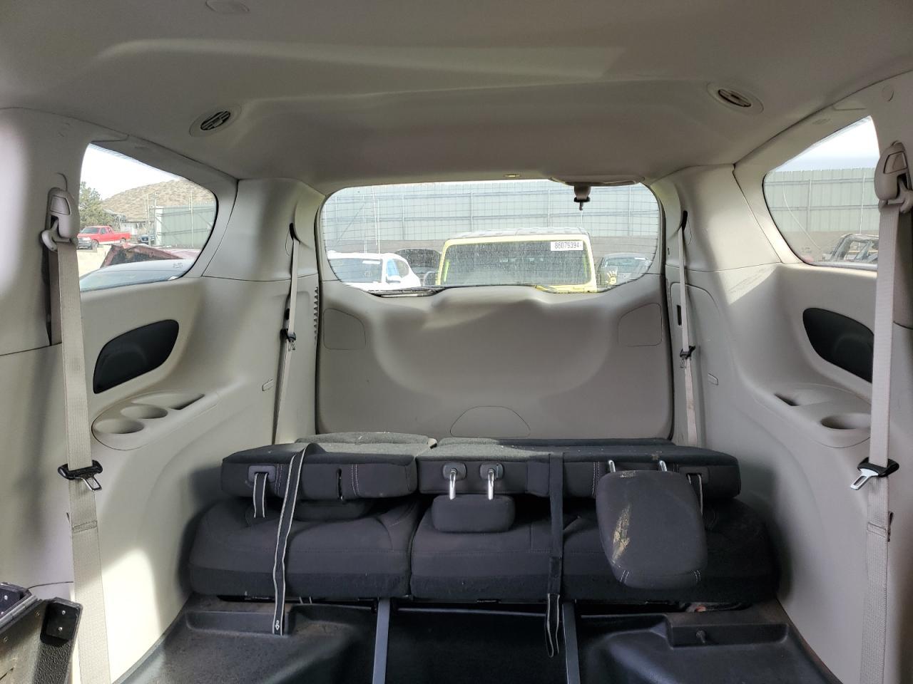 2022 CHRYSLER Voyager