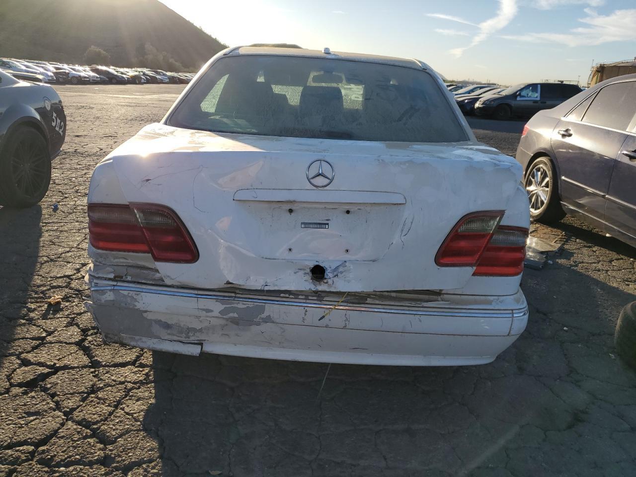 2001 MERCEDES-BENZ E-Class