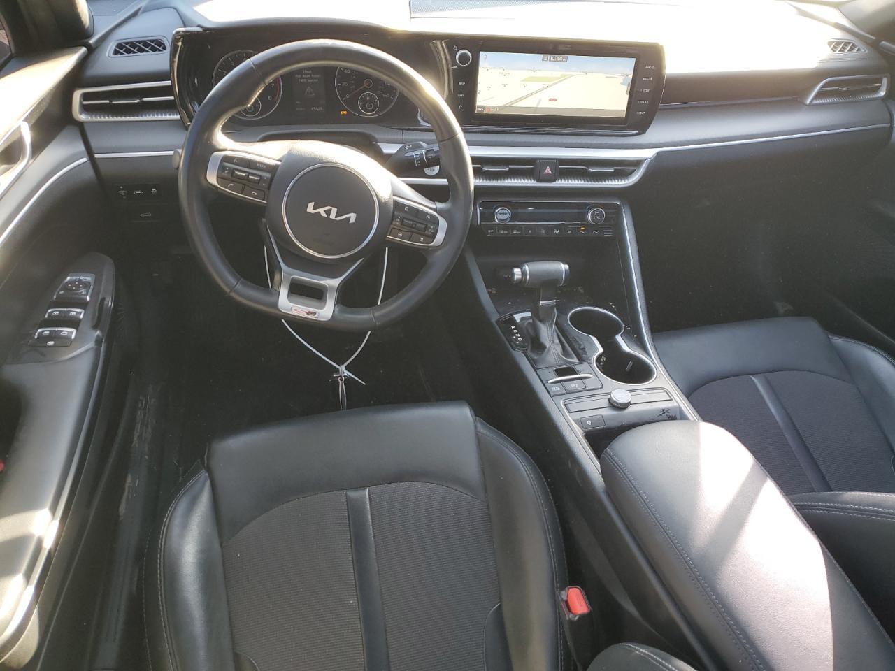 2022 KIA K5