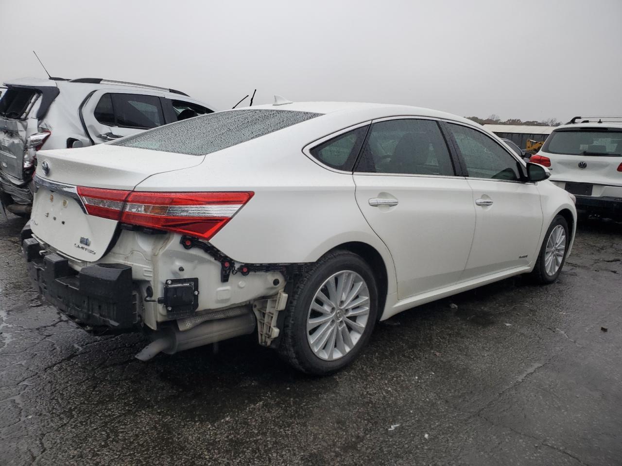 2013 TOYOTA Avalon