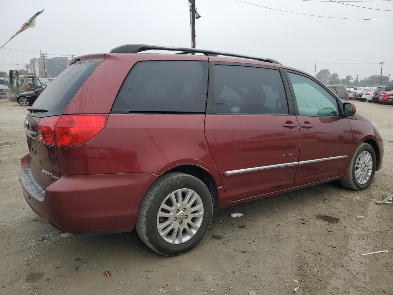 2009 TOYOTA SIENNA