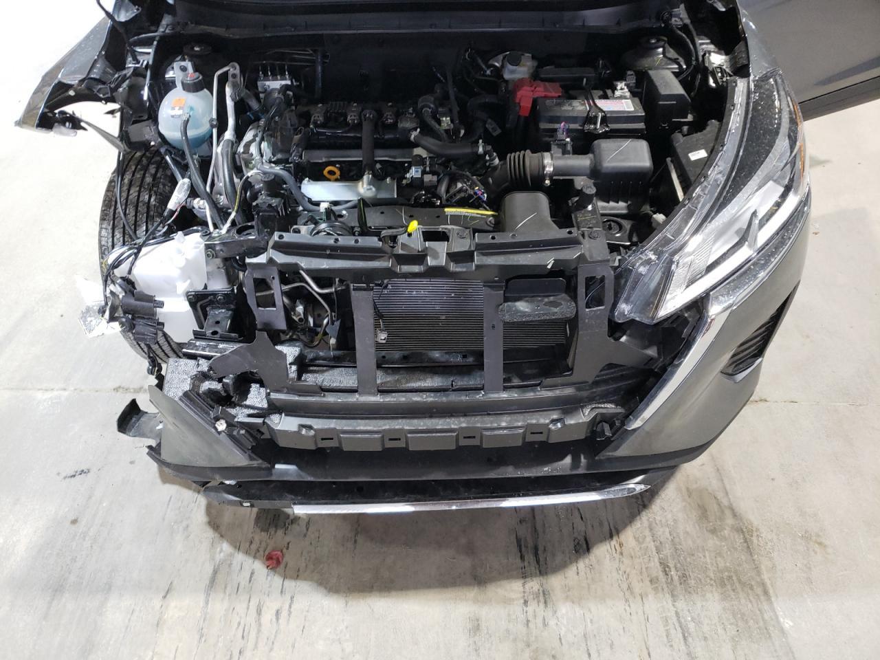 2024 NISSAN KICKS