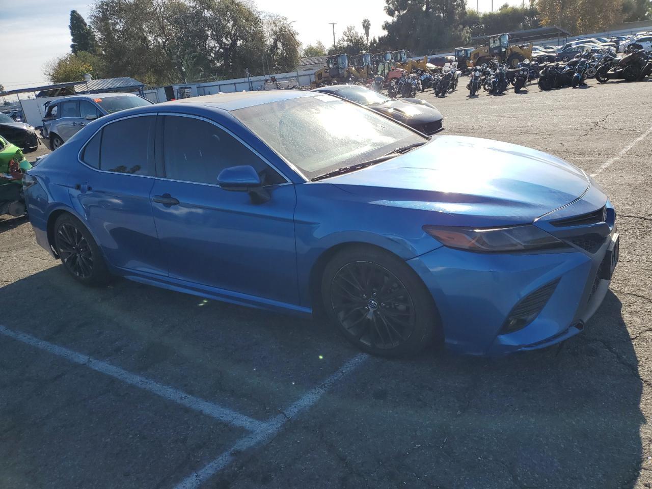 2018 TOYOTA CAMRY