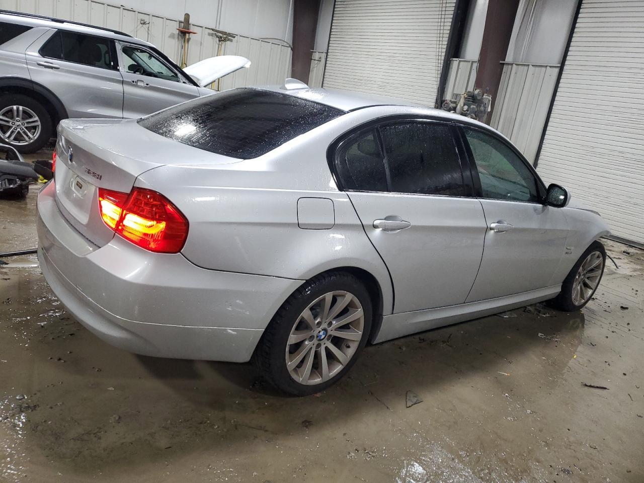 2011 BMW 3 SERIES