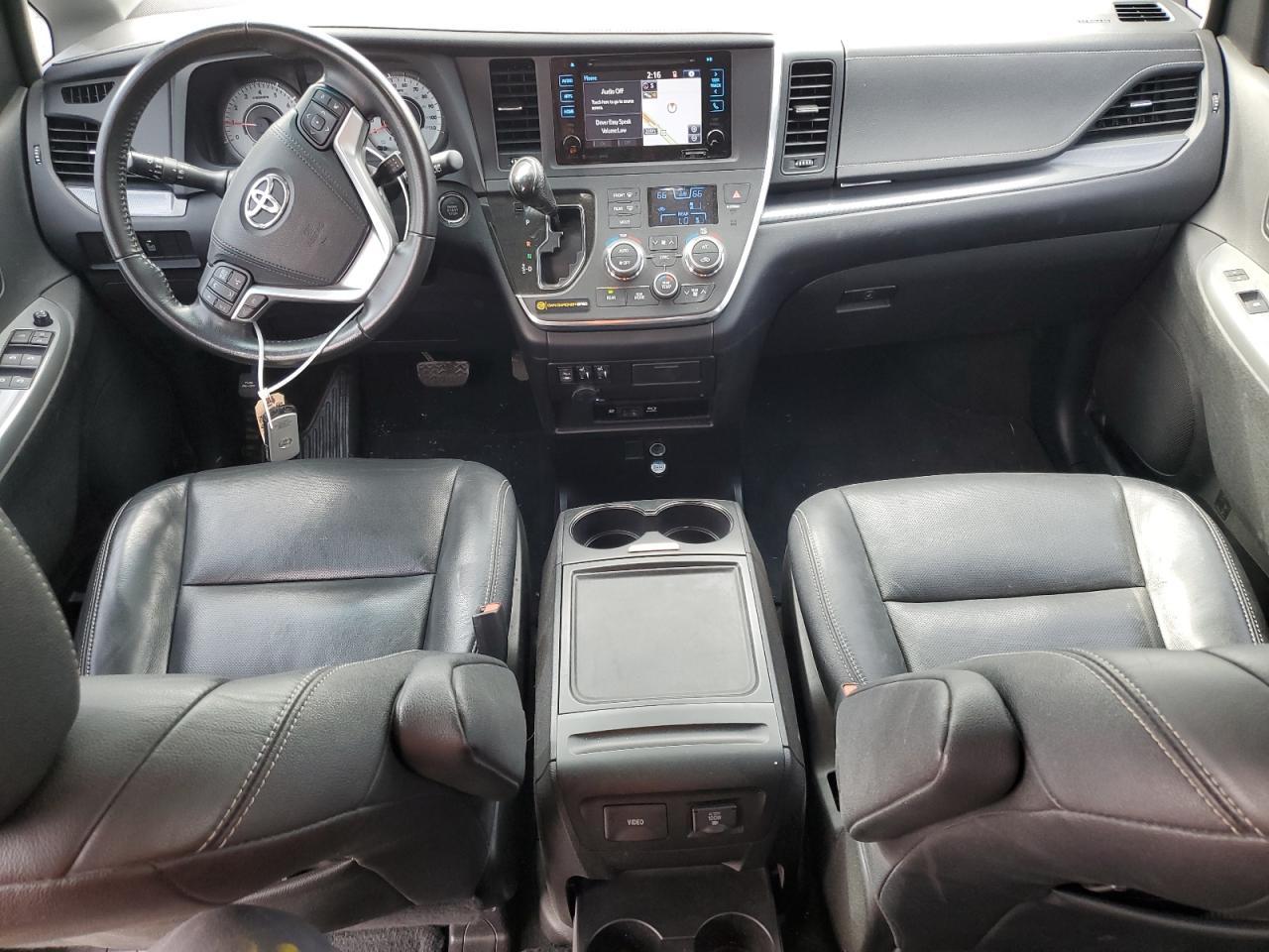2016 TOYOTA SIENNA