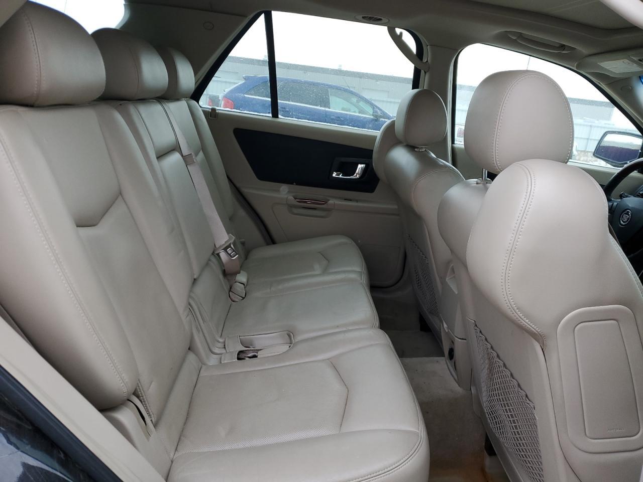 2004 CADILLAC SRX
