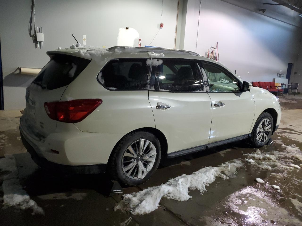 2017 NISSAN PATHFINDER
