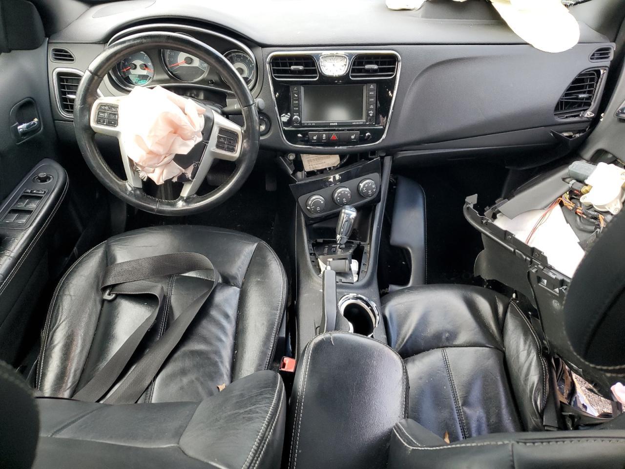 2011 CHRYSLER 200