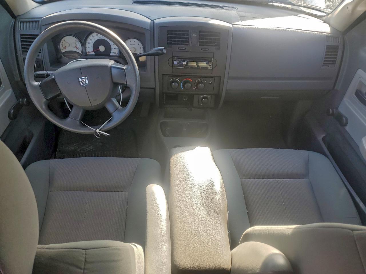 2005 DODGE Dakota