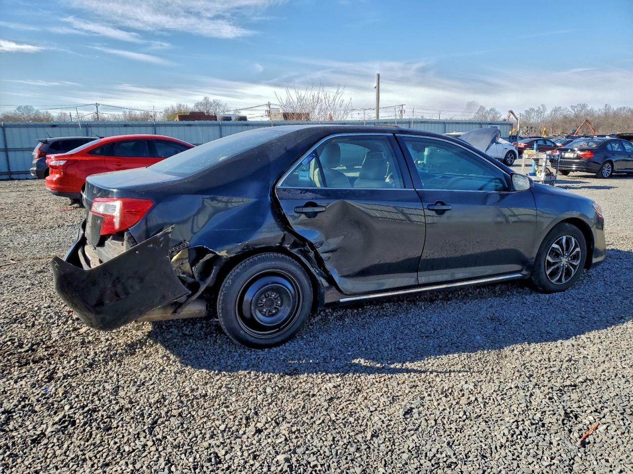 2014 TOYOTA CAMRY