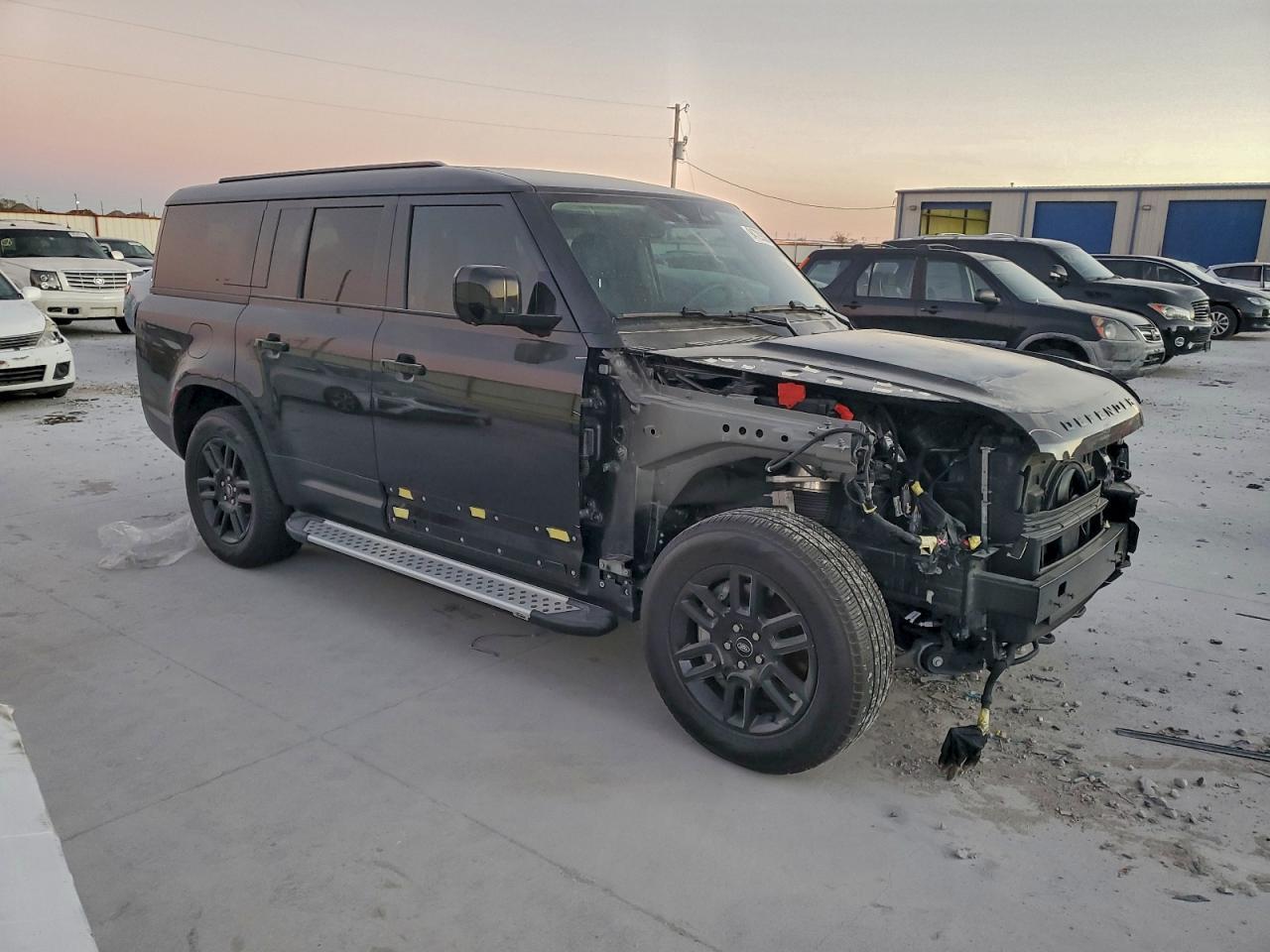 2025 LAND ROVER Defender