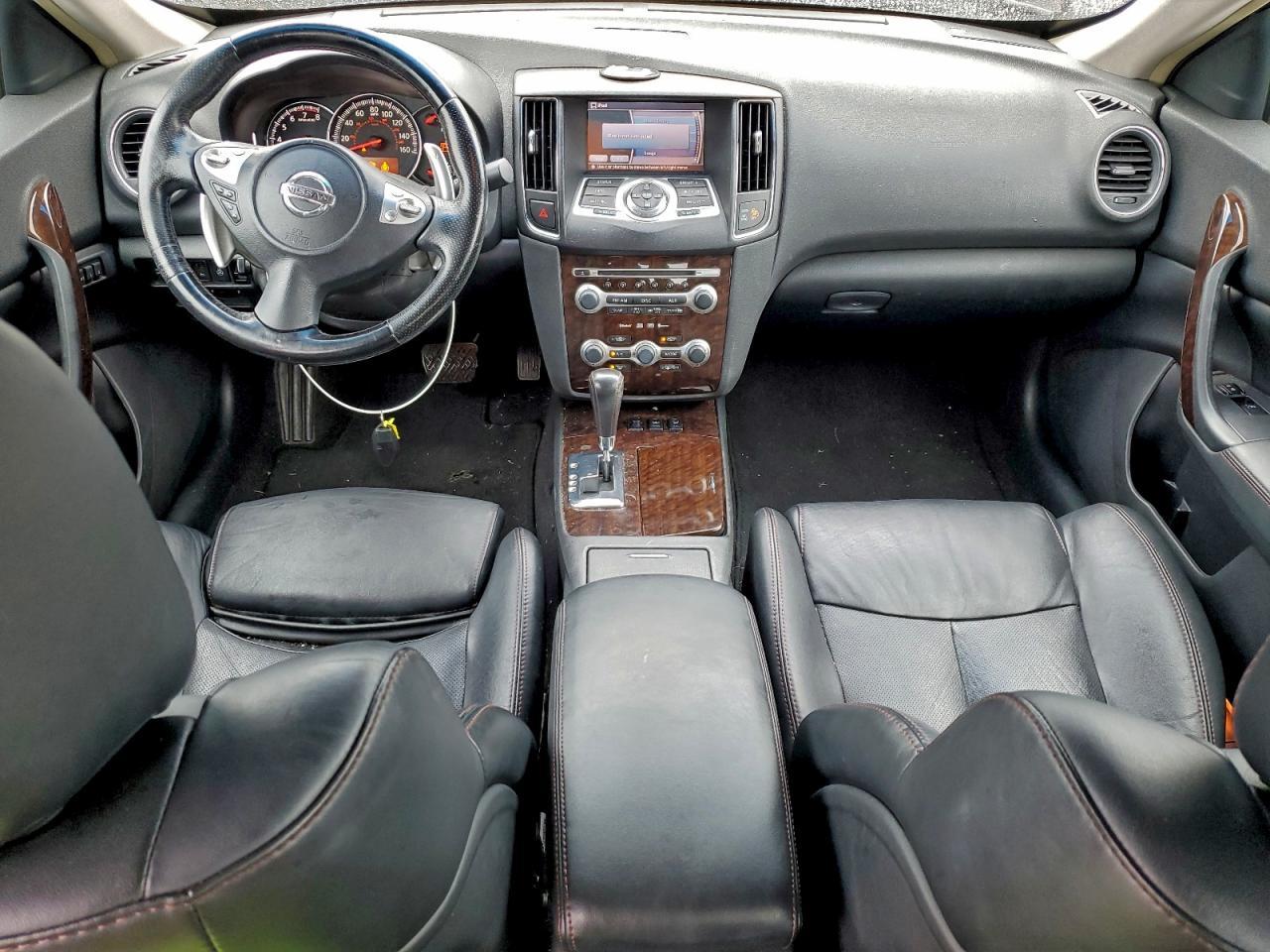2010 NISSAN Maxima