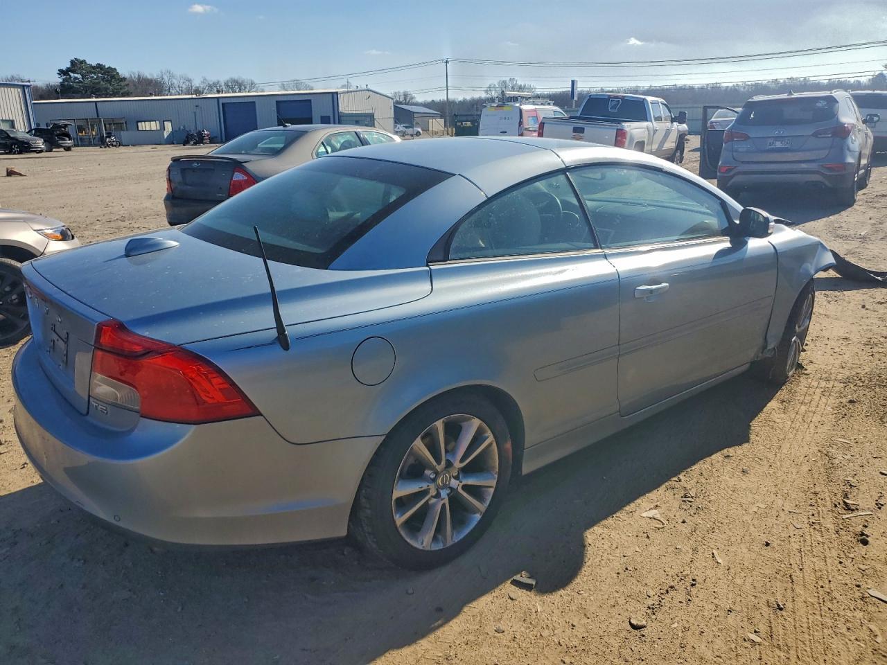 2011 VOLVO C70